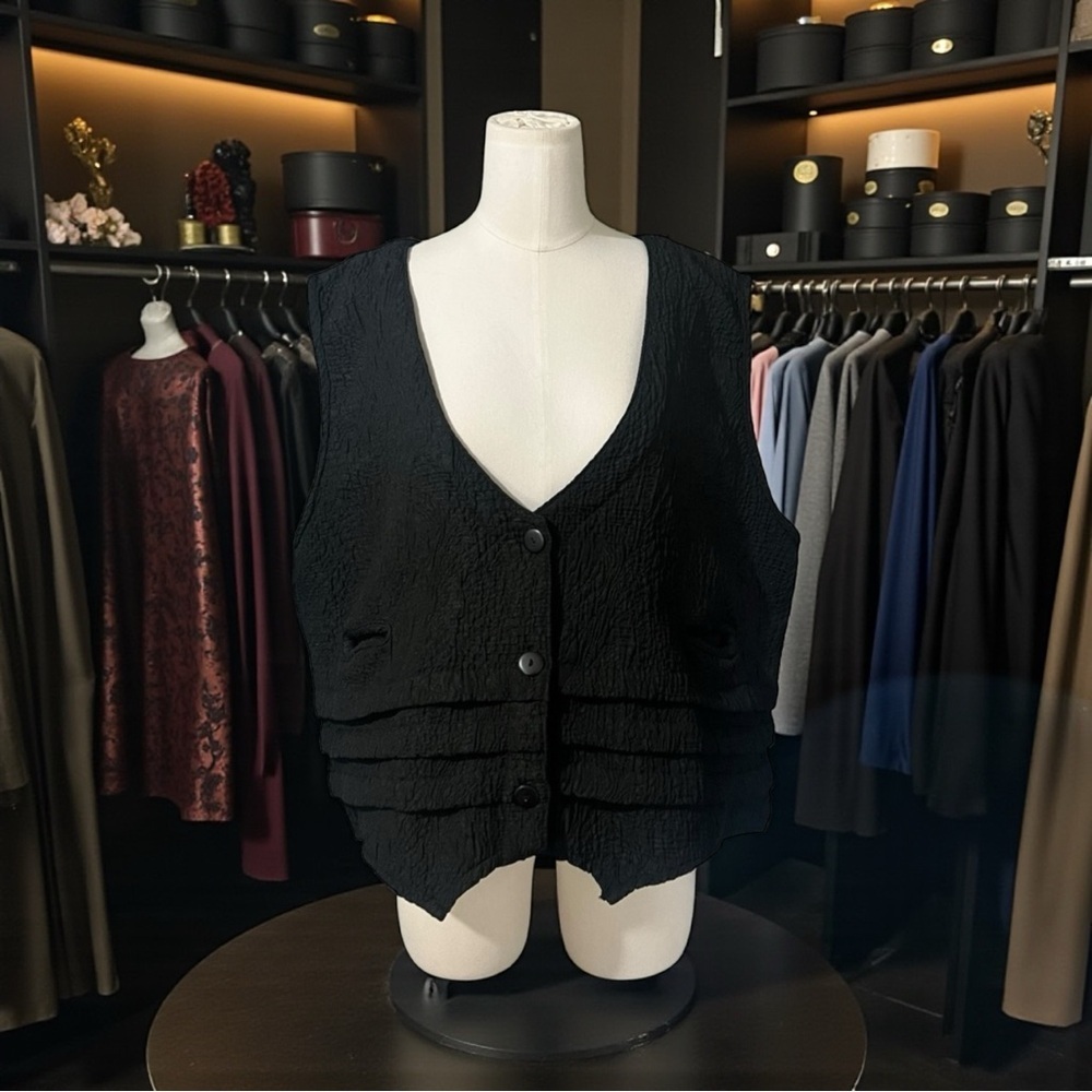 DRESS TO KILL - Jane Mohr Black  Oversized
 Lagenlook three Button V Neck Vest